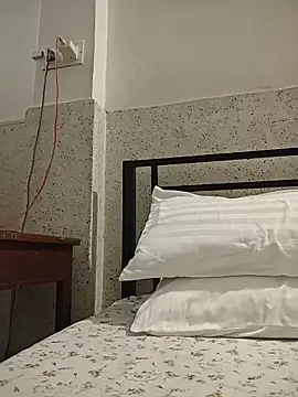 NakedMILFx 即時 XXX 聊天