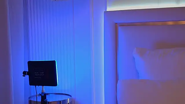 XXX chat uživo modela BettyLeen