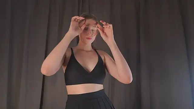 Show modela SaranBonzo na web-kameri