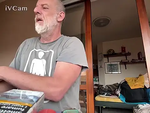 Chat +18 de PierPesaroX ao vivo