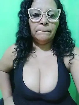 Amarantha25 élő XXX-chatje