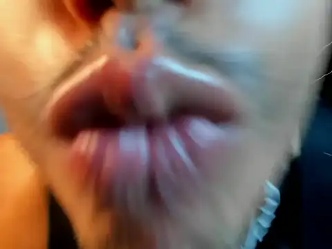 TitoBell élő XXX-chatje