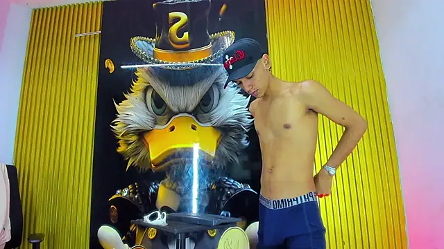 Guys_Latino_Hot Show in webcam