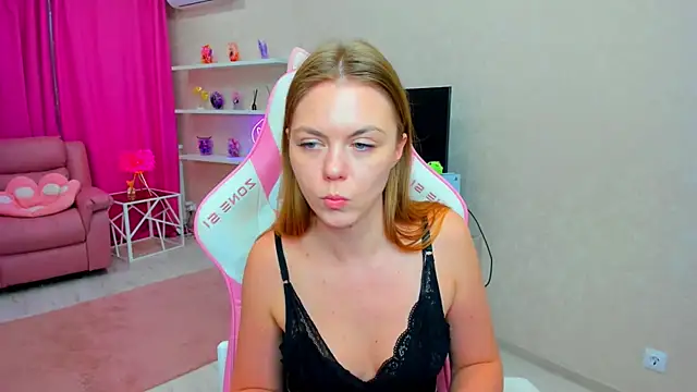 Strawberrye: απευθείας συνομιλία ΧΧΧ