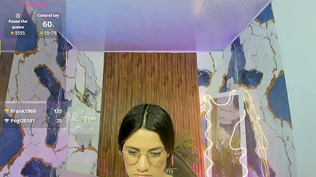 Chatroom XXX en direct de Chiara_tay
