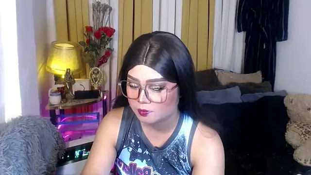 YourSweet-mich Show in webcam