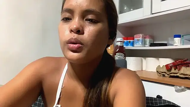 Chat XXX en directo de Bunny_Kisss