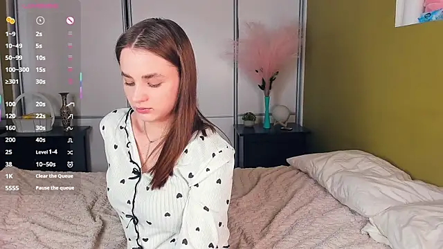 JinnyMcie Chat XXX in diretta
