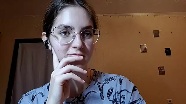 XXX chat uživo modela Katelemon