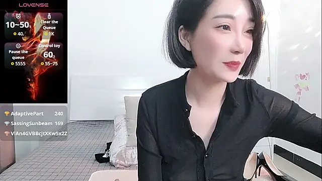 YIWA-2000's Live XXX Chat
