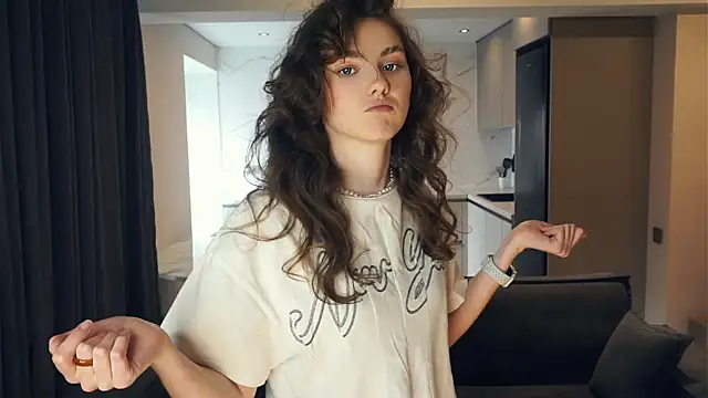 VickiPraml Show in webcam