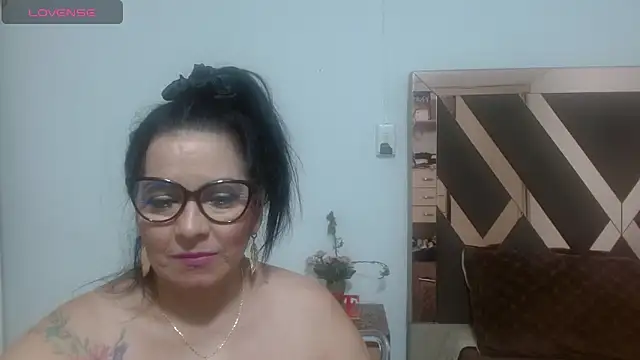 lindaesmeraldan Live XXX chat