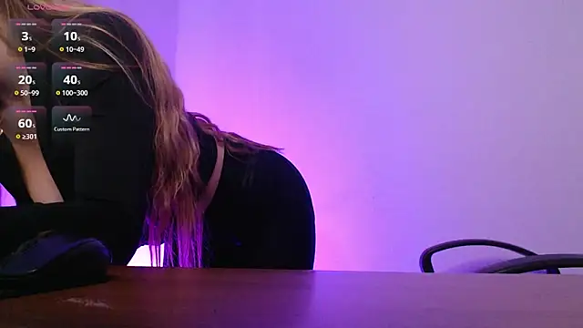 MiaMoore333 – Live XXX-chat