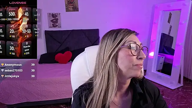 Chat +18 de Scarlett_079 ao vivo