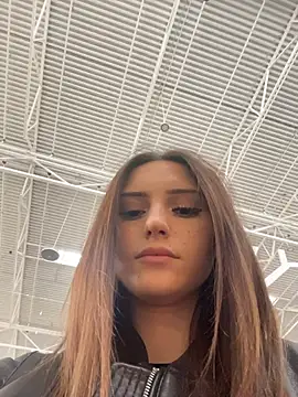 AnitaFly Adlı Modelin Canlı XXX Sohbeti