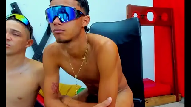 Show de friends_lust_latin na webcam