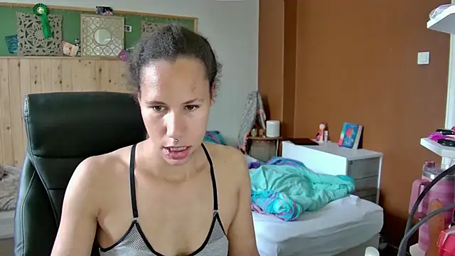 AaliyahHarrisn Webbikameraesitys