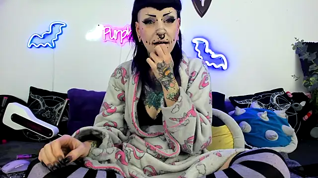 Purple_Coffin666: онлайн-секс-чат