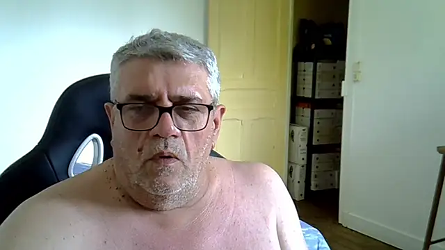 XXX chat uživo modela Laurent_oldmen