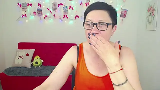 EmilyL0ve Chat XXX in diretta