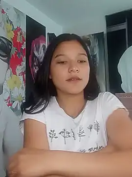 Show modela Sweet_Innocence_ na web-kameri