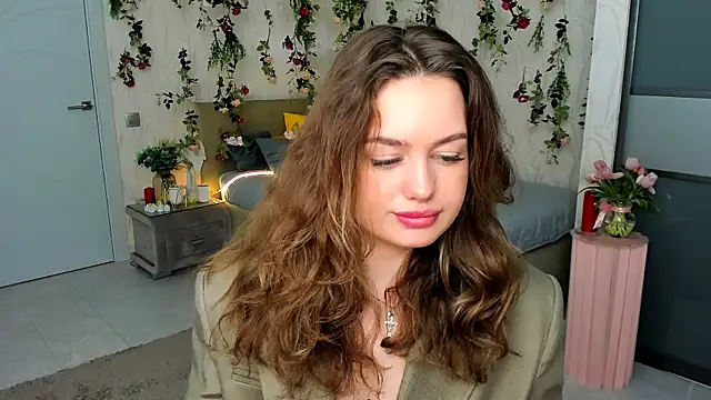 MiracleCurly live XXX chat