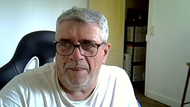 دردشة Laurent_oldmen الجنسية المباشرة