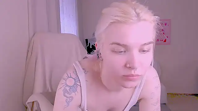XXX chat uživo modela Hot_Blonda