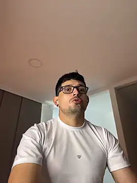TroyeSavage Live XXX-chat