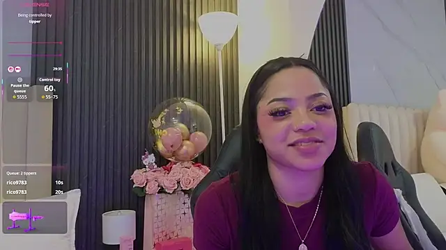 دردشة Madiee_Rhea الجنسية المباشرة
