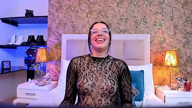 ValkyriaSteel's Live XXX Chat