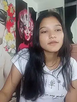 Chat +18 de Sweet_Innocence_ ao vivo