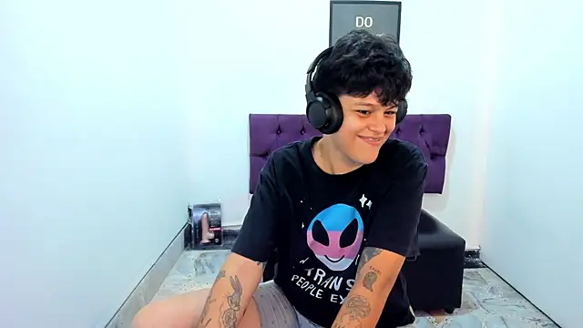 Iansayd333 Live XXX-Chat