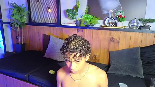 AlanCutee's Live XXX Chat