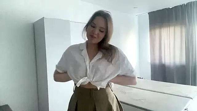 MonikaNoa Adlı Modelin Canlı XXX Sohbeti