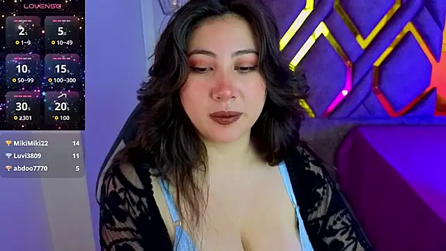 Chat XXX en directo de Luvienne