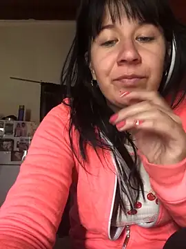 Laacoluu Show in webcam