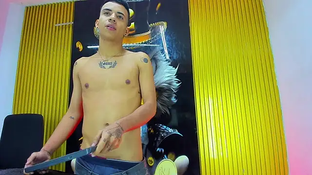 Živý XXX chat Guys_Latino_Hot
