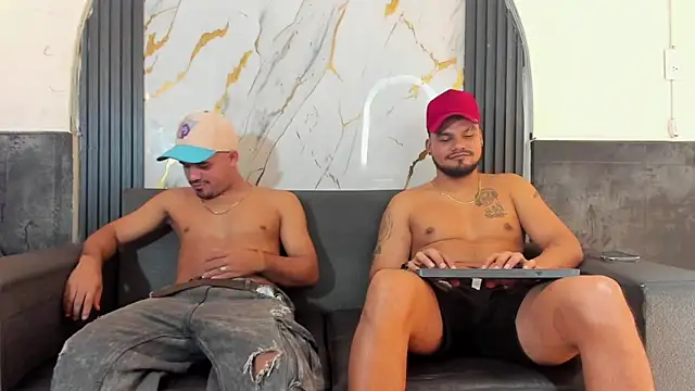 عرض كام Latins_on_fire