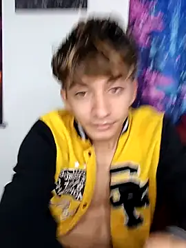 Andy_Kein Adlı Modelin Canlı XXX Sohbeti