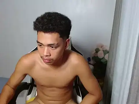 curlyasian_njxx 라이브 XXX 채팅