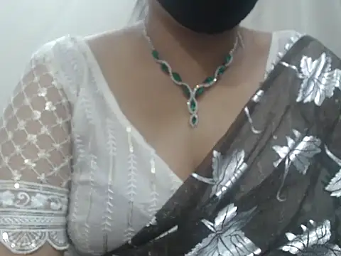 Lovely_Siri_23's Webcam Show