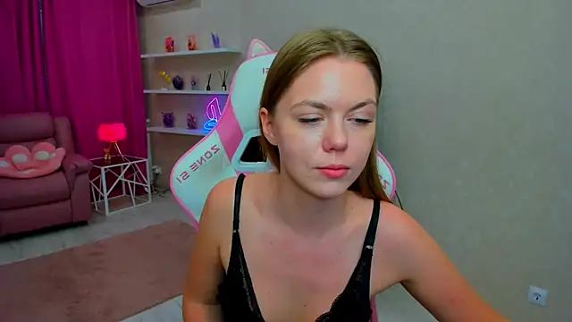 Strawberrye élő XXX-chatje