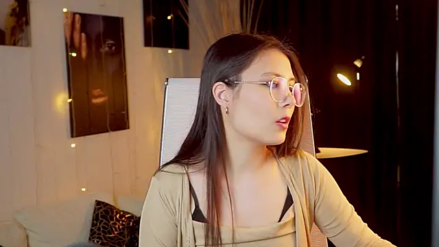 ElisonAvergarden's Live XXX Chat