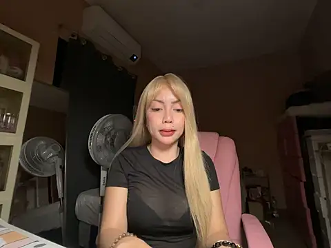 sweet_glam élő XXX-chatje