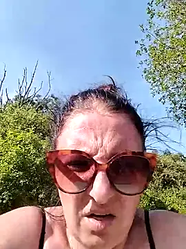 Chat +18 de Milfa_nimfomana ao vivo