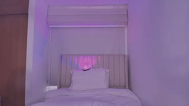 ArianaReynoldss Live XXX-Chat
