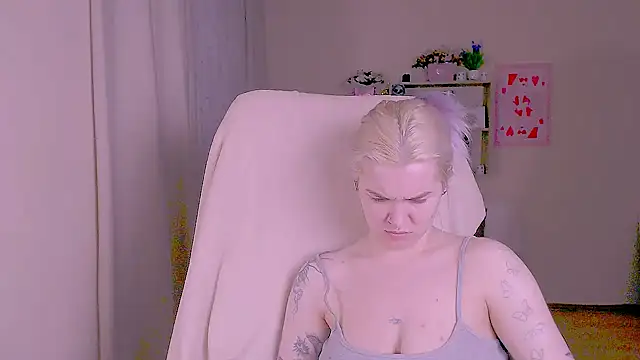 Hot_Blonda Adlı Modelin Canlı XXX Sohbeti
