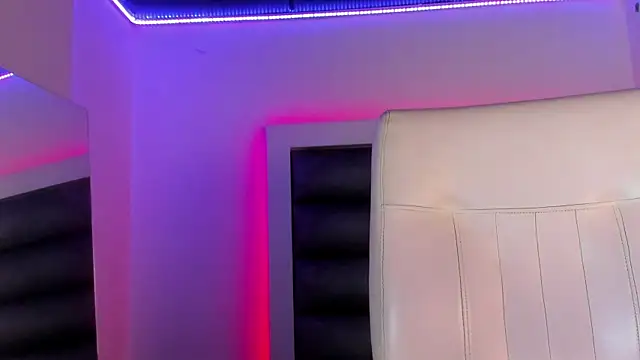 adhalee_js Chat XXX in diretta