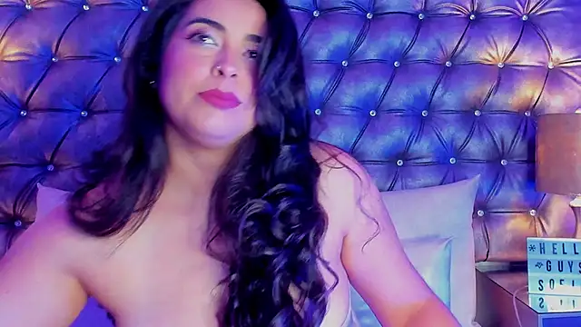 Sofia-Venegas' Live XXX Chat